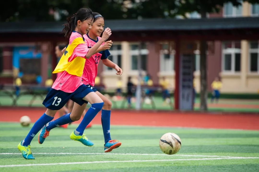 阳光小学篮球队_阳新小学篮球比赛冠军是谁_2019小学篮球比赛
