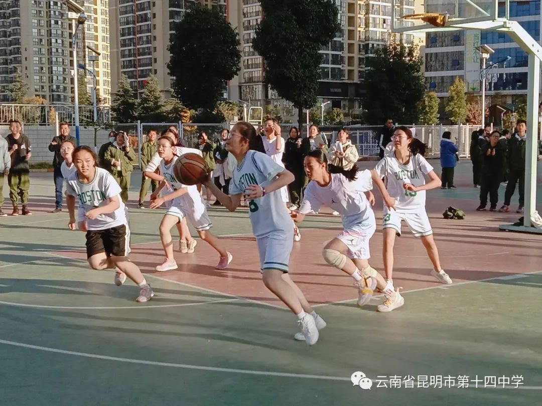 篮球传球技术教学步骤_篮球精妙的传球技巧是什么_传球篮球精妙技巧是指
