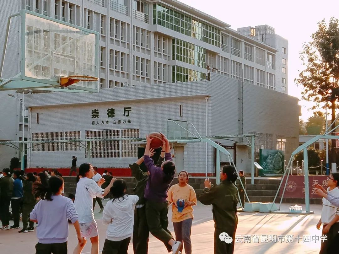 篮球传球技术教学步骤_传球篮球精妙技巧是指_篮球精妙的传球技巧是什么