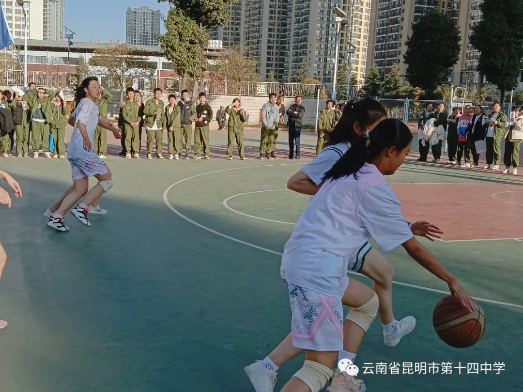 篮球传球技术教学步骤_传球篮球精妙技巧是指_篮球精妙的传球技巧是什么