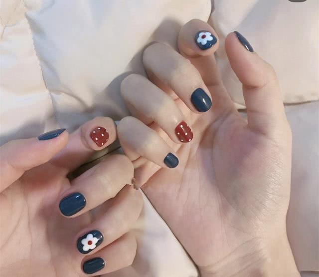 美甲小教程_美甲小步骤_美甲生活小技巧