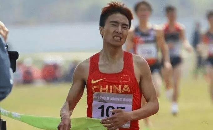 马拉松靠的是什么_马拉松是怎么跑下来的_马拉松靠的是