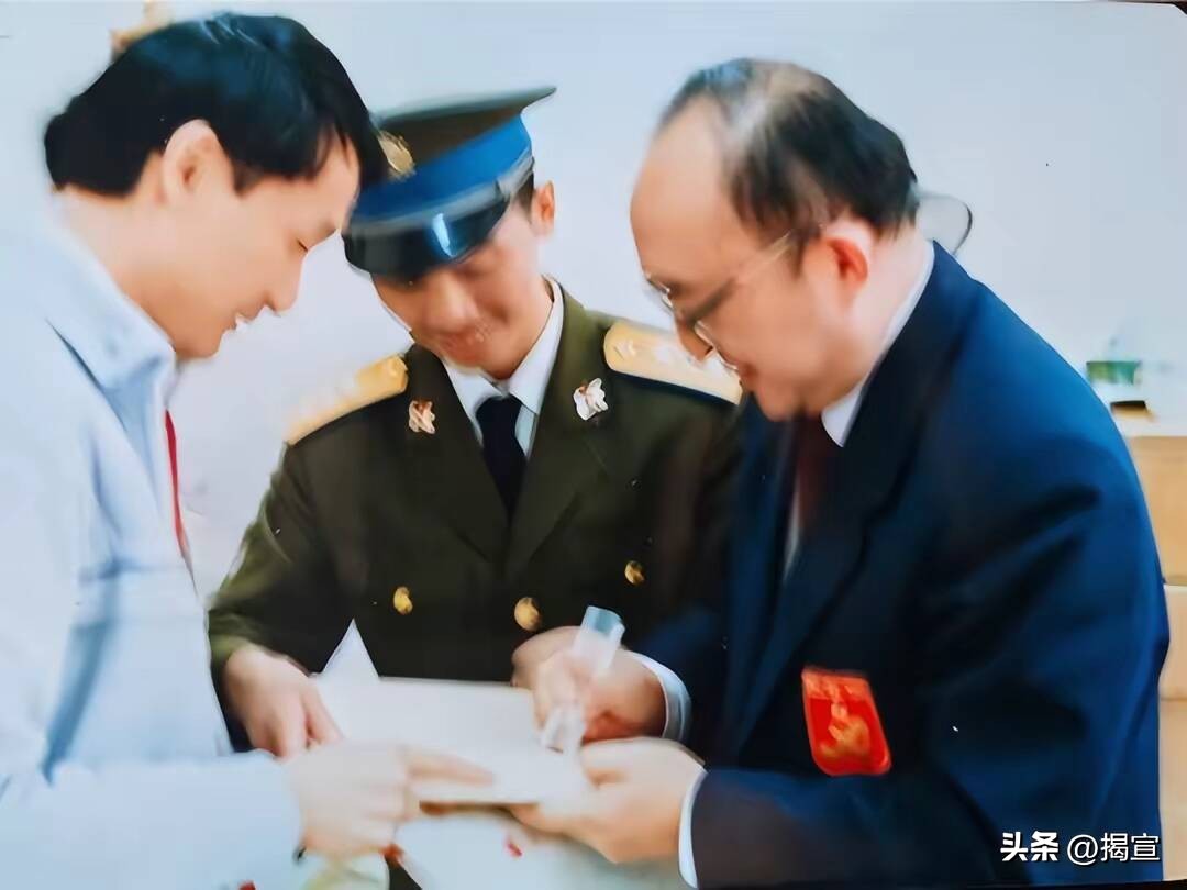 英国四口之家举重冠军_英国举重选手_举重冠军排名