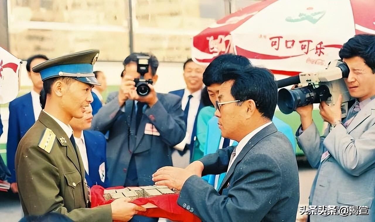 举重冠军排名_英国四口之家举重冠军_英国举重选手