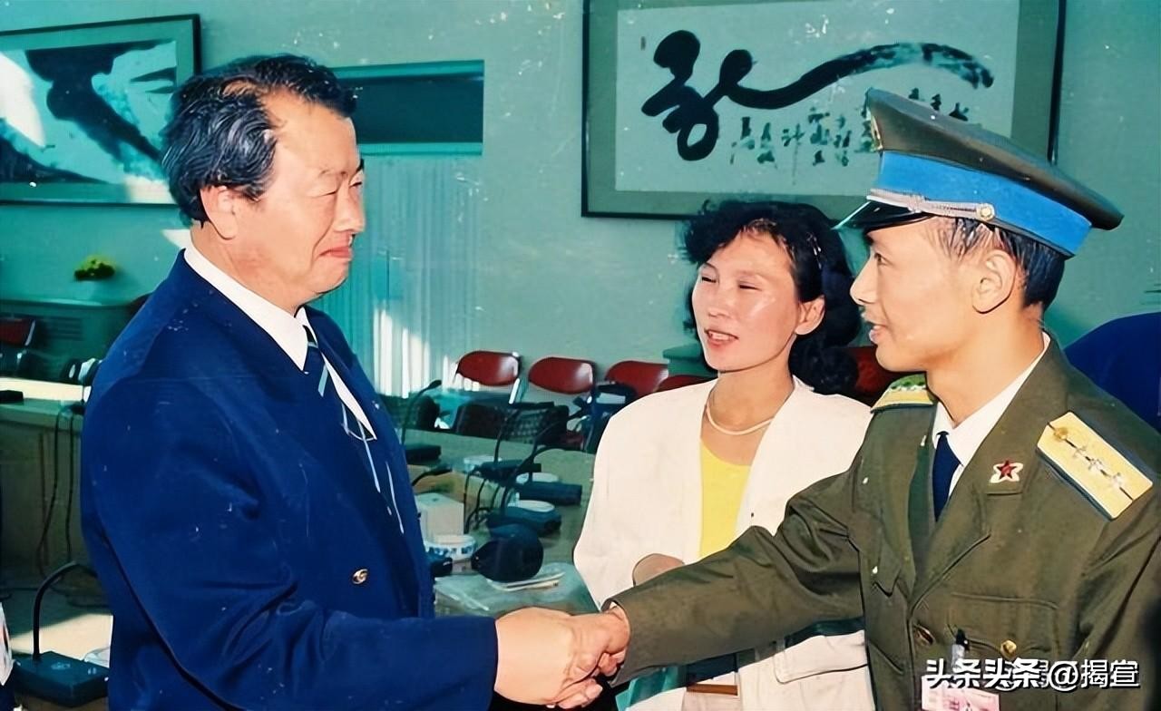 举重冠军排名_英国四口之家举重冠军_英国举重选手
