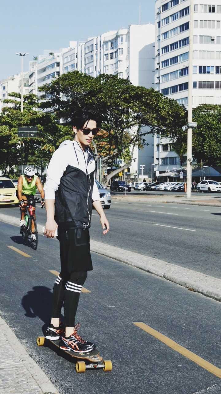摔跤健身明星名单_摔跤的明星_摔跤明星健身