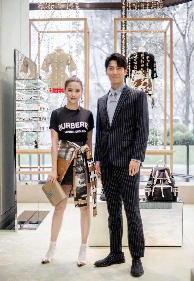 摔跤的明星_摔跤健身明星名单_摔跤明星健身