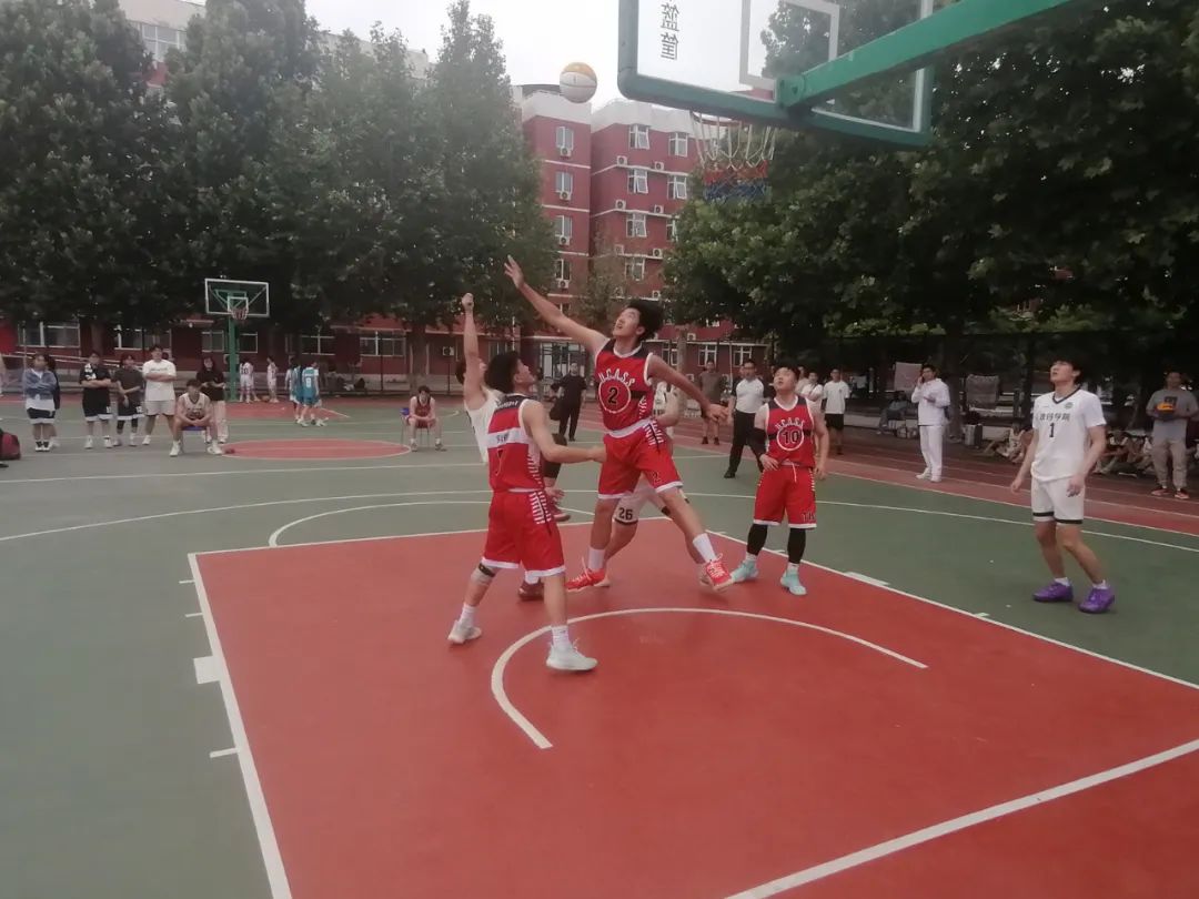 篮球工业学校给我弄个图片_工业篮球联赛_工业学院篮球比赛冠军是谁