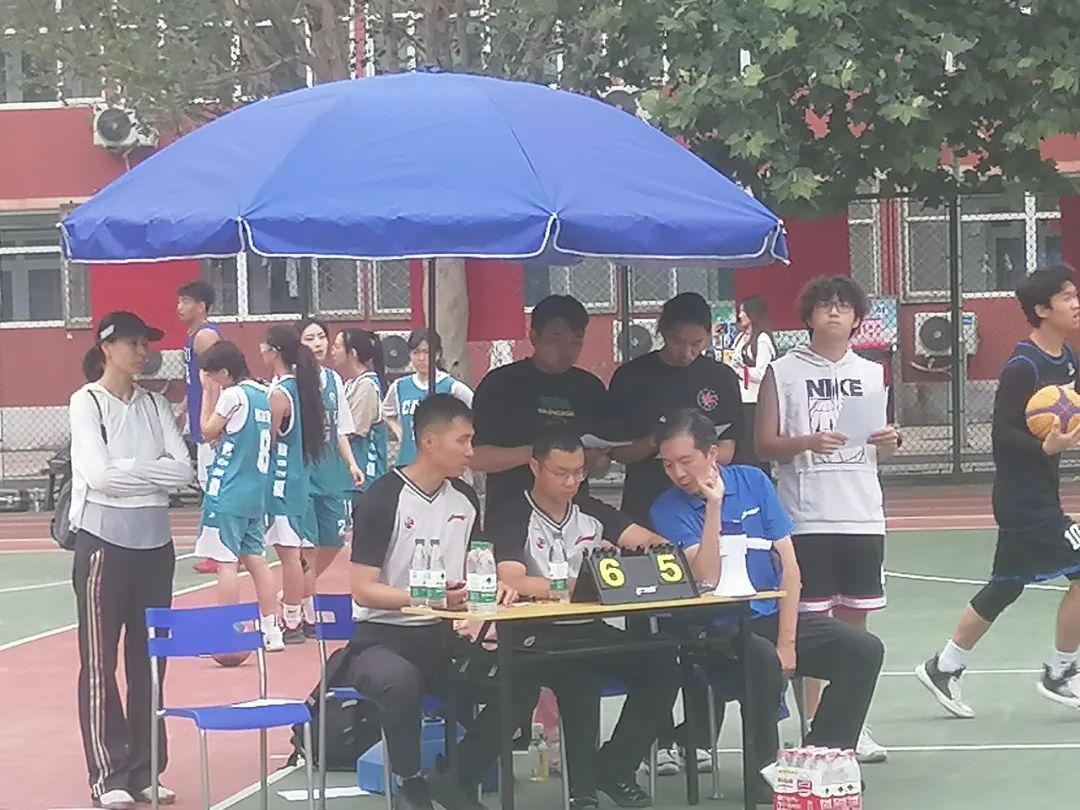 工业学院篮球比赛冠军是谁_工业篮球联赛_篮球工业学校给我弄个图片