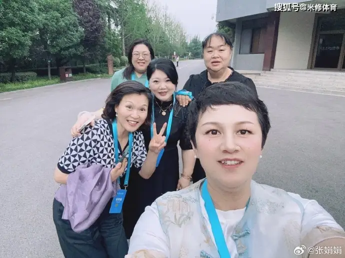 女子举重冠军退役选手名单_女子举重退役后_退役举重冠军举出生活之美