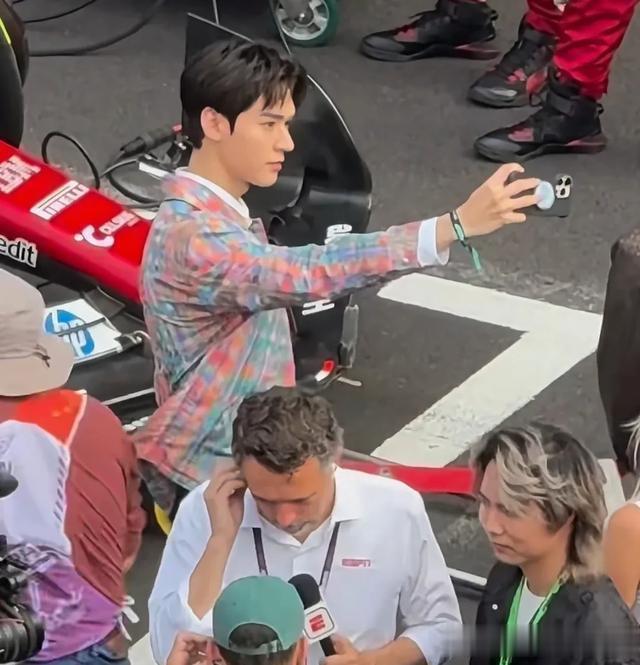 孙俪邓超家庭日常_孙俪邓超一家子_邓超孙俪家庭地位