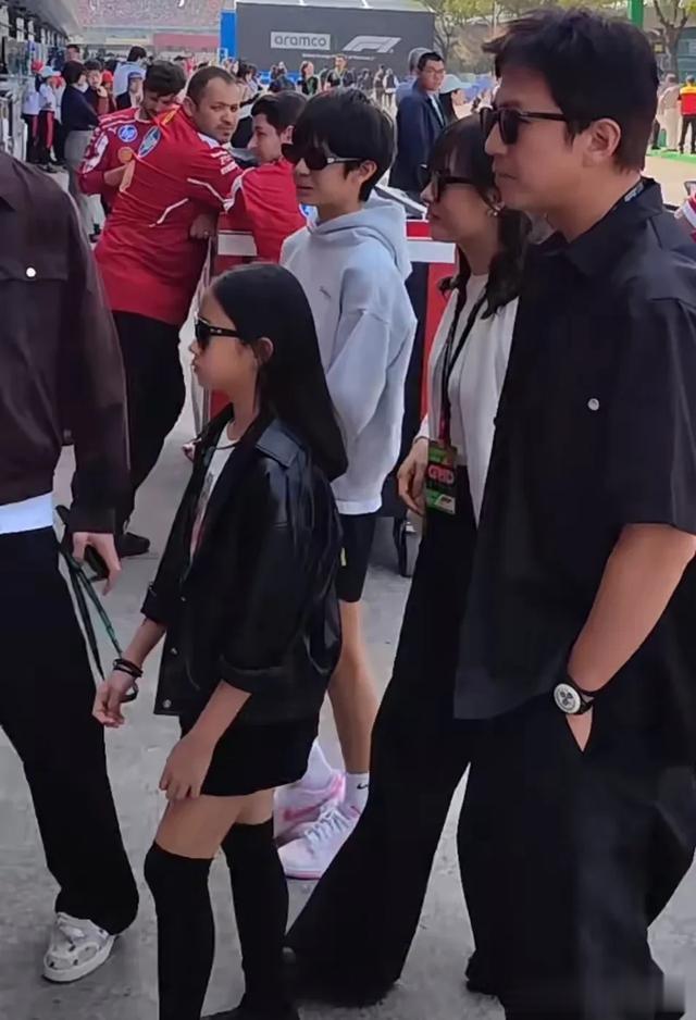 孙俪邓超一家子_邓超孙俪家庭地位_孙俪邓超家庭日常