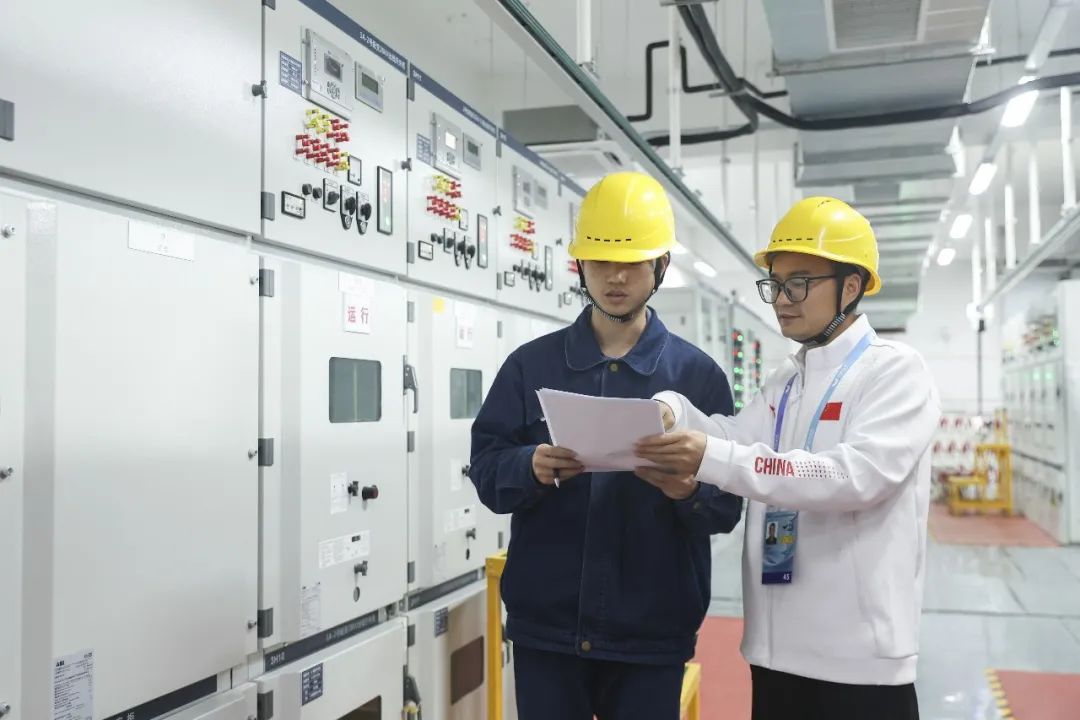 游泳冠军教学视频_游泳冠军平时怎么训练_游泳冠军训练器材