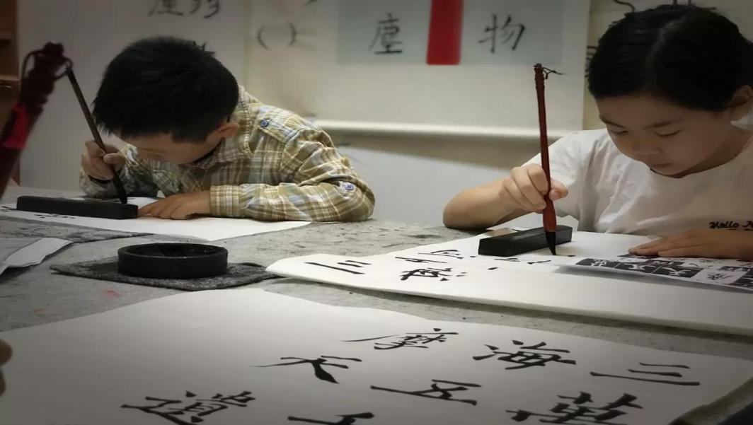 少儿篮球应该遵循哪些基本原则_少儿篮球比赛规则_少儿篮球防守规则概念讲解